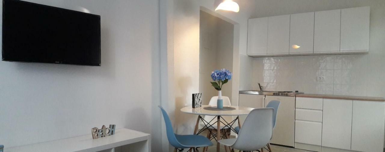 Apartments Villa Antony Drvenik  Eksteriør bilde