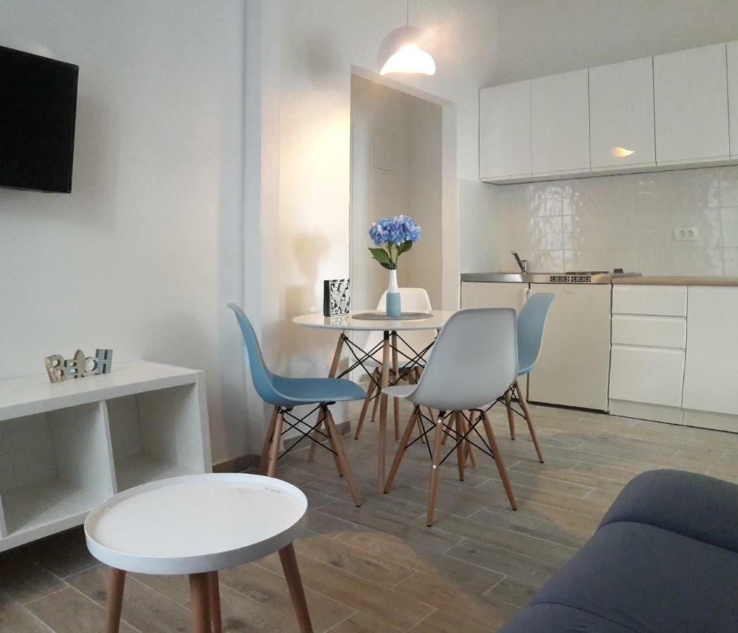 Apartments Villa Antony Drvenik  Eksteriør bilde